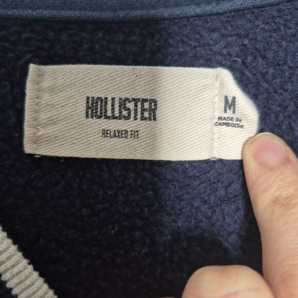 Hollister Navy Relaxed Fit Crewneck Sweatshirt with Striped Collar Size Medium - Picture 3 of 3